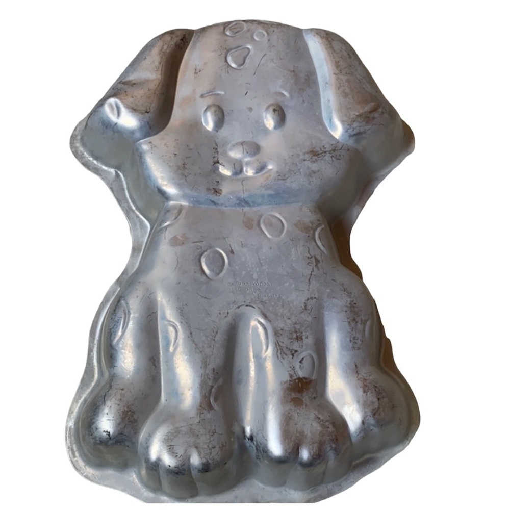 Vintage Wilton spotted puppy dog cake pan